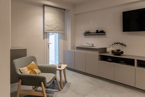 TV, offices - Iris - By Celestial Suites (Athina)