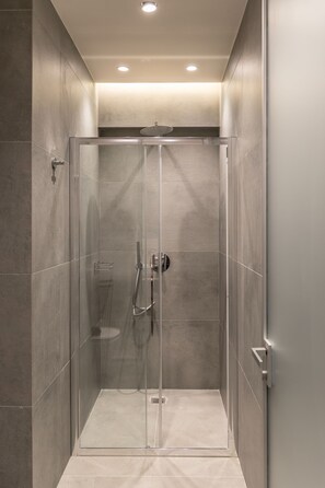 Hair dryer, towels - Iris - By Celestial Suites (Athina)