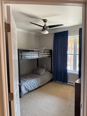 Ferros/tábuas de passar roupa, Wi-Fi, roupa de cama