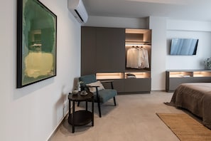 1 habitación, escritorio, tabla de planchar con plancha y wifi gratis