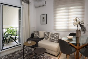 TV, stereo, offices - Fili's Central Spot A (Volos)