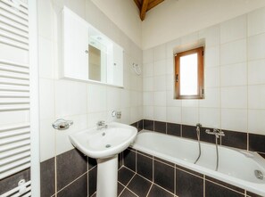 Shower, hair dryer, towels - Sunset Vista Villas Classic I (Zakynthos)