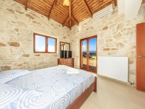 3 bedrooms, iron/ironing board, travel cot, bed sheets - Sunset Vista Villas Classic I (Zakynthos)