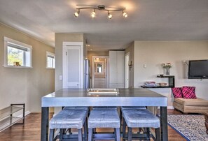 Interior - Waterfront Astoria Condo on Pier with Balcony (Astoria)