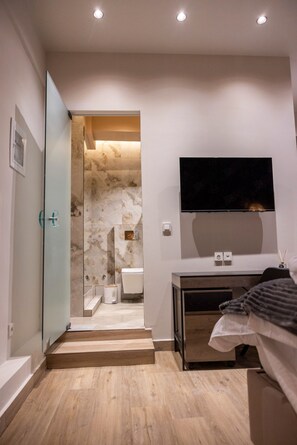 Shower, hair dryer, towels - Trikala Mall Suites 2nd Floor Suite Number 22 (Trikala)