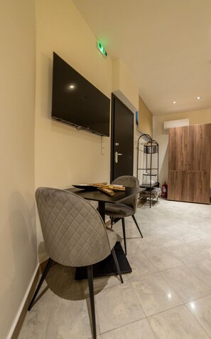 Dining - Trikala Mall Suites 1st Floor Suite Number 12 (Trikala)