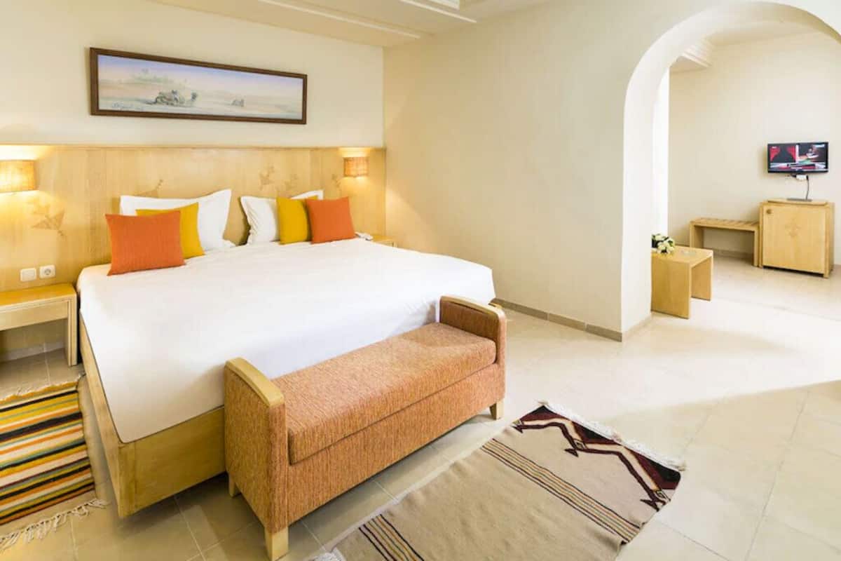 Quarto casal standard, vista para a piscina | Wi-Fi de cortesia