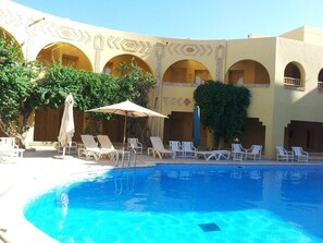 Outdoor pool - Hotel Ksar El Jerid (Tozeur)