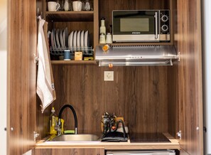 Coffee/tea maker, fridge, microwave - Trikala Mall Suites Luxury Suite Number 24 (Trikala)