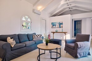 TV - Villa Thalia  Periyali (Zakynthos)