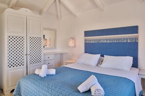 2 bedrooms, iron/ironing board, travel cot, bed sheets - Villa Kalliopi Periyali (Zakynthos)