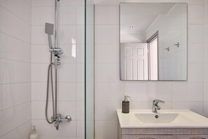 Hair dryer, towels - Villa Lito  Periyali (Zakynthos)