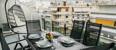 屋外ダイニングエリア