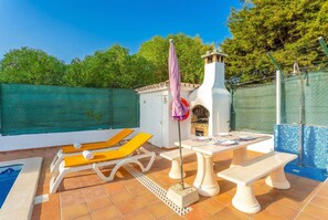 Outdoor dining - Villa Praia in Albufeira (Albufeira)