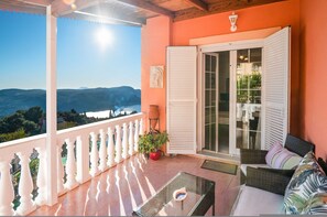 Terrace/patio - Loris Residence in Ionian Islands (Ionian Islands)