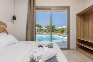4 habitaciones, tabla de planchar con plancha y cuna de viaje 