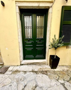 Exterior detail - Kukuvayia's Nest-Centre Old Town Corfu (Kerkira)