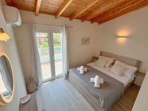 2 slaapkamers, een strijkplank/strijkijzer, gratis wifi, beddengoed