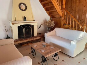 TV - Casa Efterpi-Achilleion Village (Achilleio)
