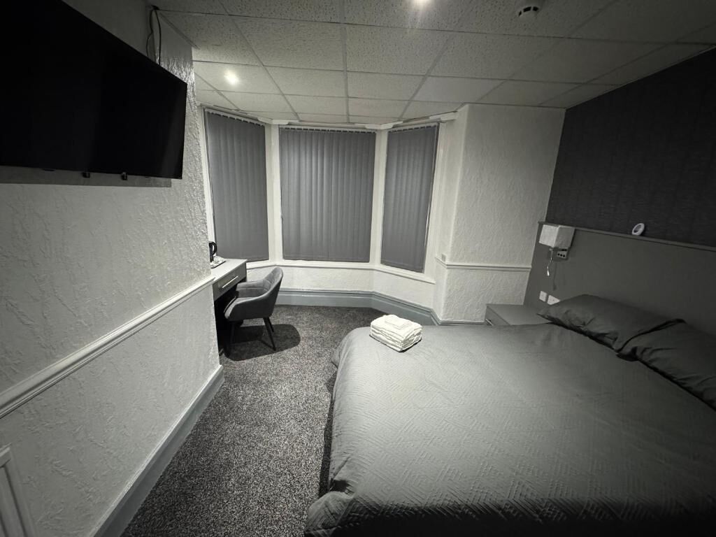 Desk, laptop workspace, free WiFi