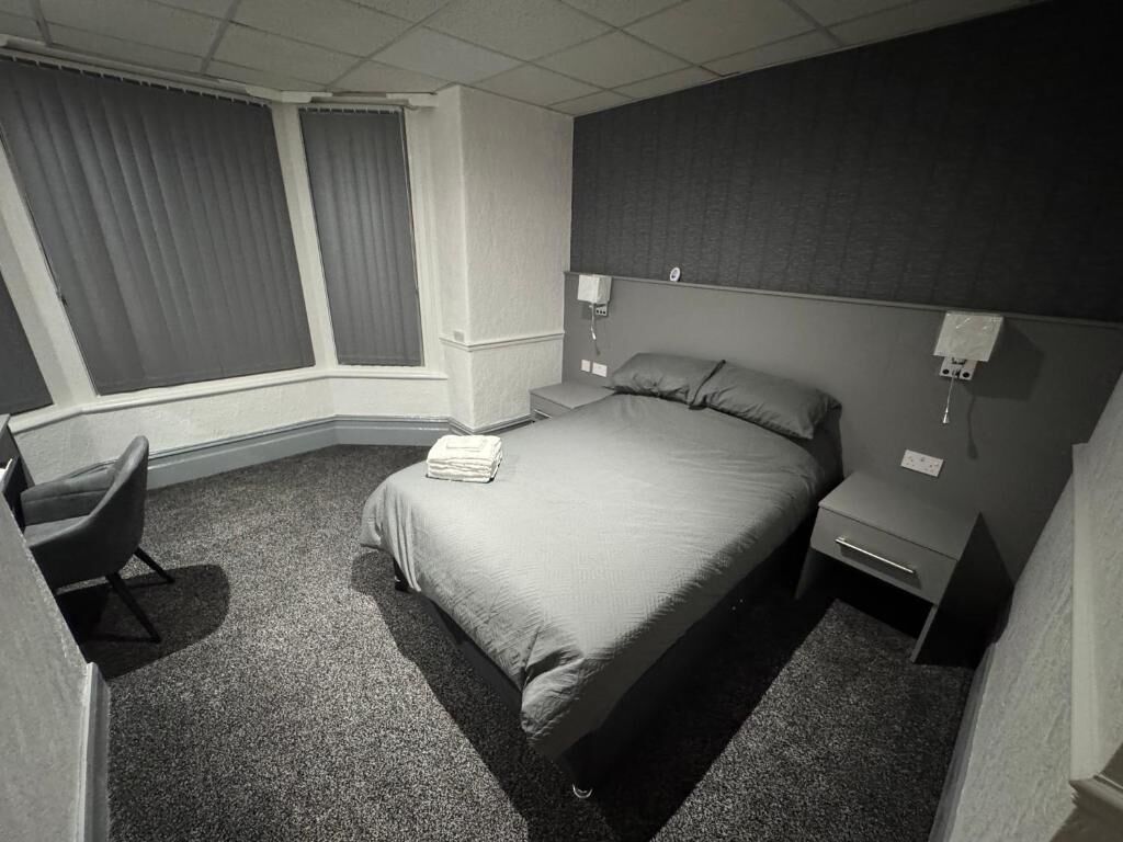 Desk, laptop workspace, free WiFi