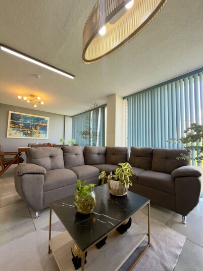 AR Suites 4: La Calzada