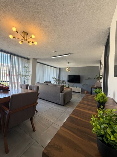 AR Suites 4: La Calzada