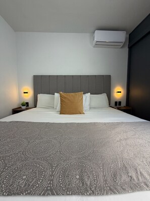 3 bedrooms, desk, iron/ironing board, WiFi