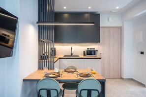 Dining - Senaon Urban Living Euphoria with Jacuzzi (Iraklio)