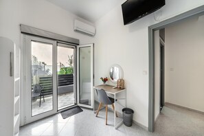 Interior - Ariadni Apartment Garden view (Iraklio)