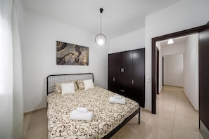 1 chambre, bureau, fer et planche à repasser, Wi-Fi gratuit