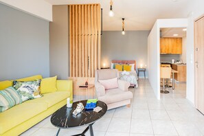 TV - George's House in City center (Iraklio)