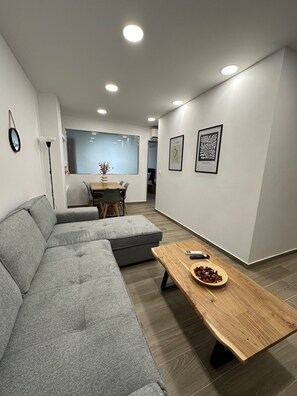 TV, offices - Academy's Family Apartment by Athens Urban Retreat (Athina)