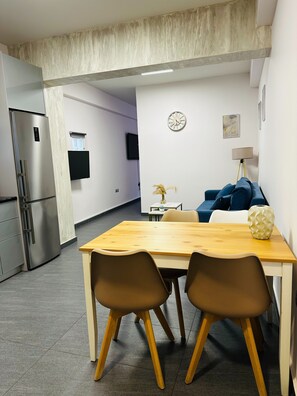 Interior - Ermou Junior Suite by Athens Urban Retreat (Athina)