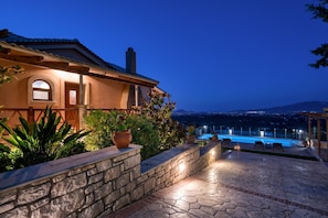 Terrace/patio - Villa Clairy 3-Bedroom Villa with Private Pool (Παλιό χωριό Μουζακι)