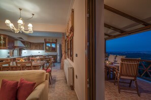 Interior - Villa Clairy 3-Bedroom Villa with Private Pool (Παλιό χωριό Μουζακι)