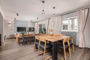 Dining - Villa Hygge a premium retreat with jacuzzi & sauna (Labin)