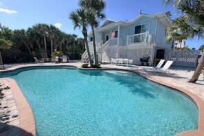 Unclassified image, 4 of 25, button - Private island 3/3 POOL, DOCK, BEACH access! (Cape Haze)