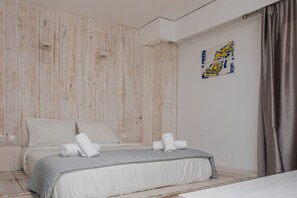 1 slaapkamer, een strijkplank/strijkijzer, gratis wifi, beddengoed