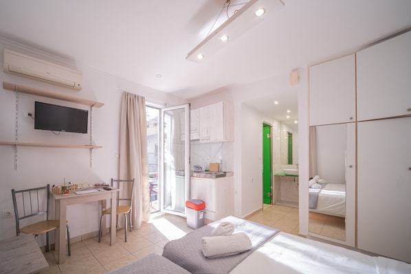 1 bedroom, iron/ironing board, free WiFi, bed sheets - City Center Studio |H2 (Iraklio)