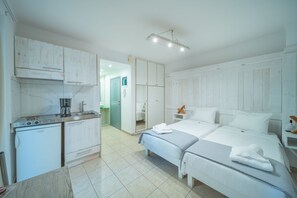 1 habitación, tabla de planchar con plancha, wifi gratis y ropa de cama