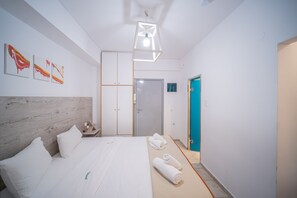 1 slaapkamer, een strijkplank/strijkijzer, gratis wifi, beddengoed