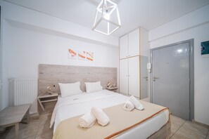 1 slaapkamer, een strijkplank/strijkijzer, gratis wifi, beddengoed