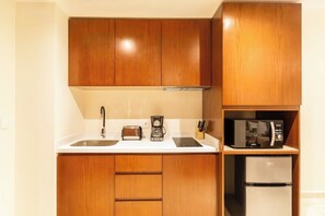 Private kitchen - Cozy Studio in Tulum · Free Beach Shuttle (Tulum)