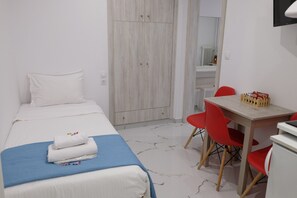 2 bedrooms, iron/ironing board, free WiFi, bed sheets - City Center Studio |H9 (Iraklio)