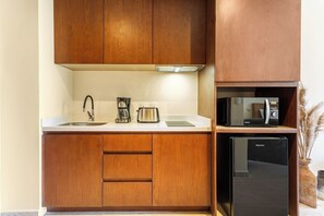 Luokittelematon kuva, 5 kautta 34, painike