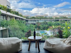 Luokittelematon kuva, 4 kautta 88, painike