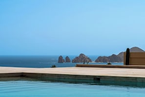 Pool - Bright apartment w/ ocean view and unique decoration (Cabo San Lucas)