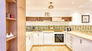 Private kitchen - Riad Tamazy  
3-bedroom house in lovely Marrakech with air conditioning (Marrakech)