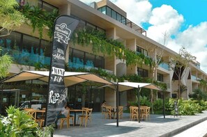 Outdoor dining - Character and Comfort at our Luxury Two BD Apart. (Tulum)